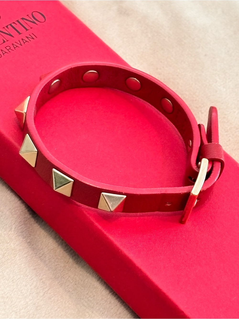 Valentino Garavani Rockstud Red Leather Bracelet W/ Box - Picture 10 of 14